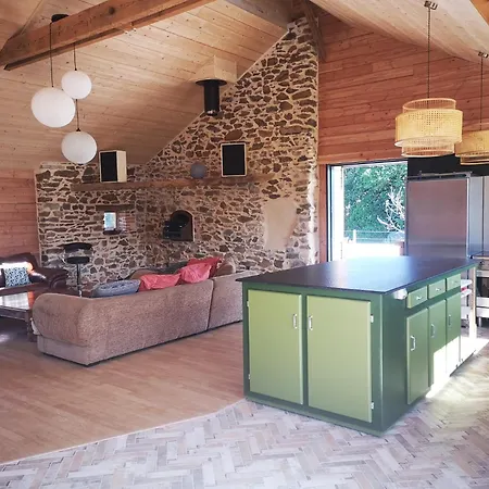 Les Pres Grand * Montigne-le-Brillant